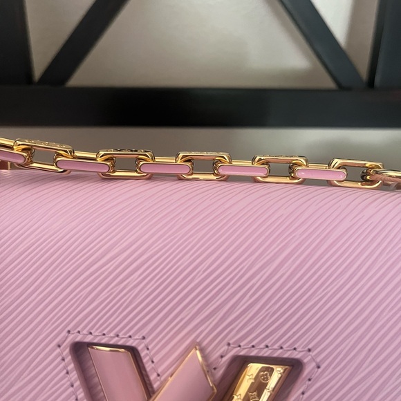 BRAND NEW! Louis Vuitton Twist PM Pink - Picture 6 of 13